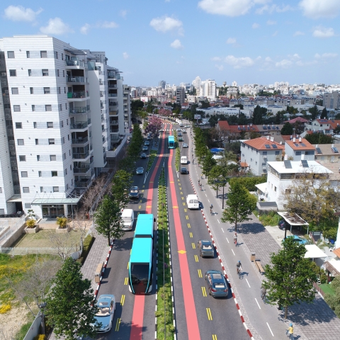 רחובות עולה על המסלול: פרויקט הקו הכחול יוצא לדרך בשקיפות מלאה ובמפגש חשיפה לתושבות ולתושבים